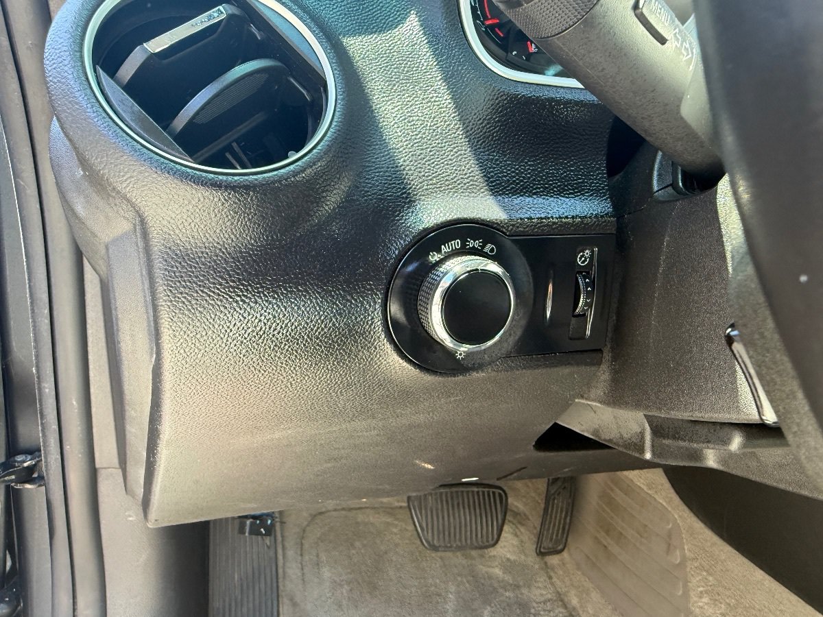 Used 2010 Chevrolet Camaro SS w/ LPO, Ground Effects Package RWD image 17