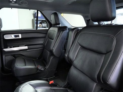 Certified 2021 Ford Explorer Limited w/ Hybrid Equipment Group 310A image 16