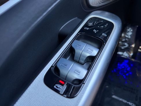 Used 2024 Mercedes-Benz GLC 300 4MATIC image 25