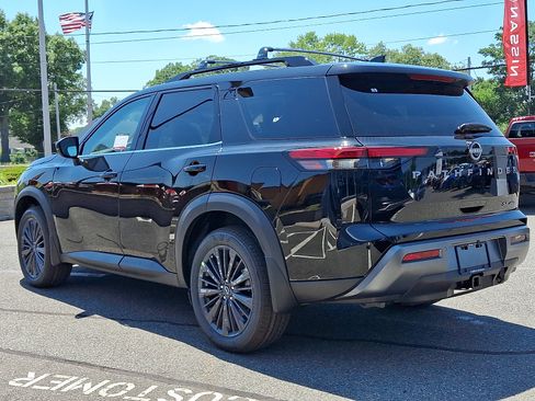 New 2026 Nissan Pathfinder SL w/ SL Premium Package (P04) AWD/4WD image 3