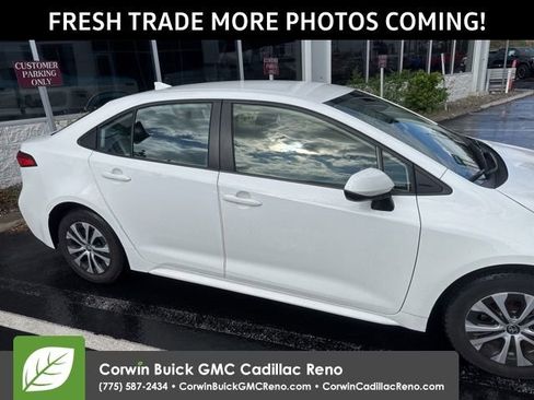 Used 2022 Toyota Corolla LE image 5