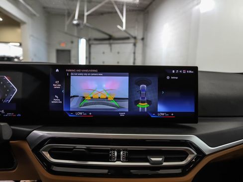 Certified 2023 BMW 330i xDrive Sedan w/ Premium Package AWD/4WD image 18