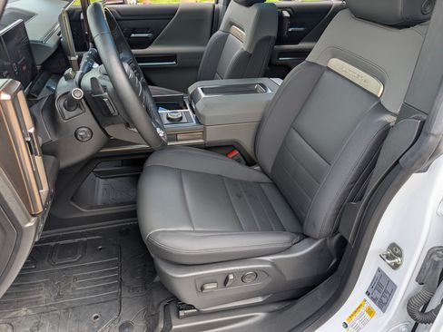 Used 2025 GMC Hummer EV 3X w/ LPO, Sport Package AWD/4WD image 16