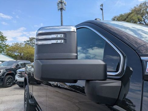 New 2026 GMC Sierra 2500 Denali w/ Denali Reserve Package AWD/4WD image 14