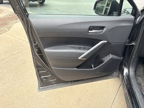 Used 2023 Toyota Corolla Cross XLE w/ Convenience Package AWD/4WD image 21