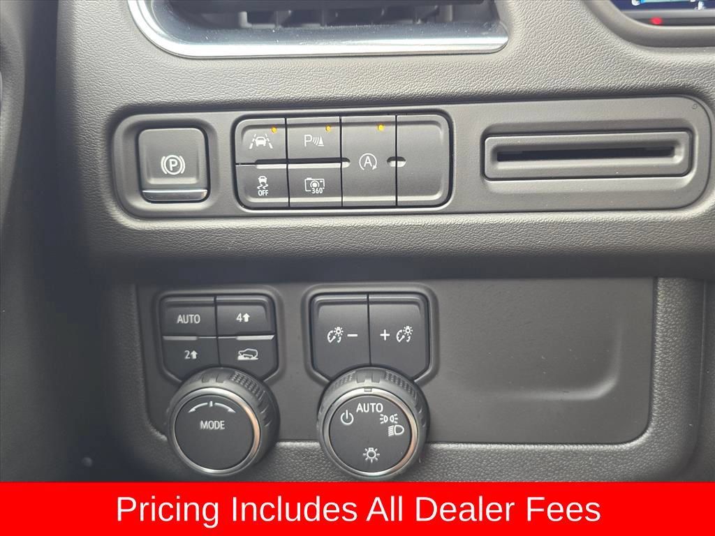 Used 2024 Chevrolet Tahoe LT w/ Luxury Package AWD/4WD image 18