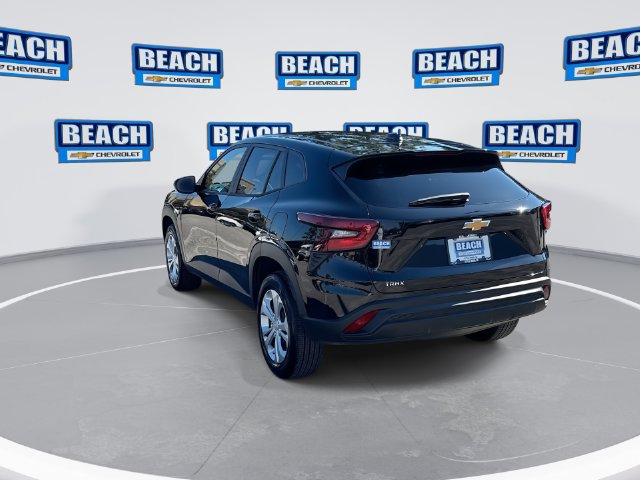 Used 2026 Chevrolet Trax LS FWD image 6