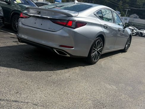 Used 2023 Lexus ES 350 w/ Premium Package FWD image 3