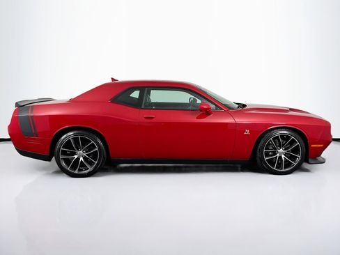 Used 2016 Dodge Challenger R/T Scat Pack w/ Leather Interior Group image 12