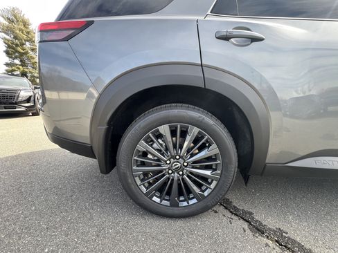 New 2026 Nissan Pathfinder SL image 12