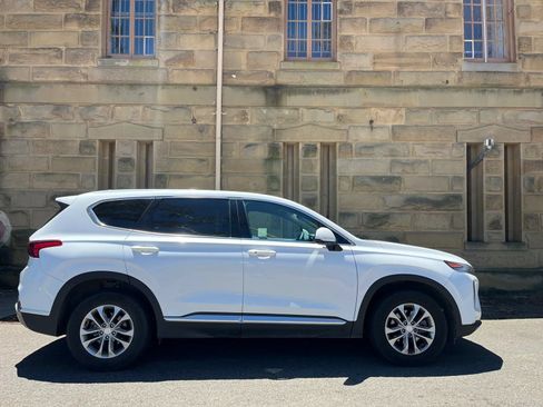 Used 2020 Hyundai Santa Fe SEL FWD image 3