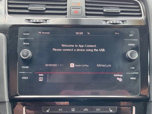 Used 2019 Volkswagen GTI SE FWD image 22