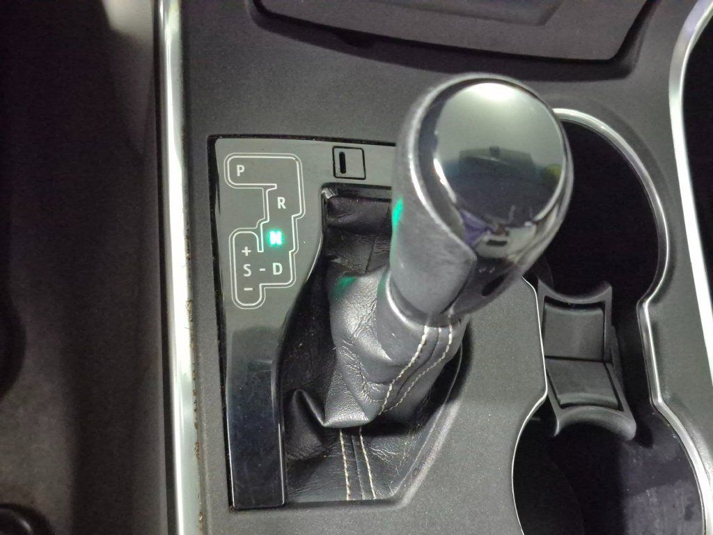 Used 2015 Toyota Camry XLE w/ Moonroof Package FWD image 20