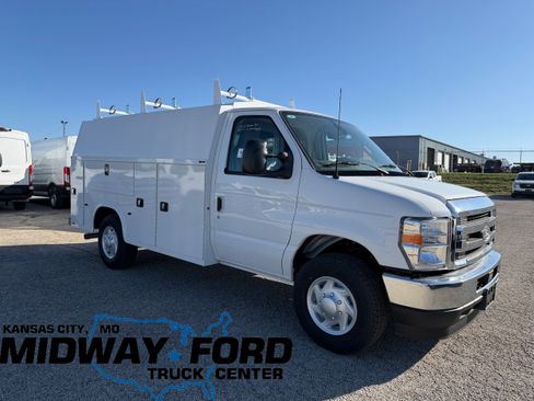New 2026 Ford E-350 and Econoline 350 Super Duty w/ Power Equipment Group image 1