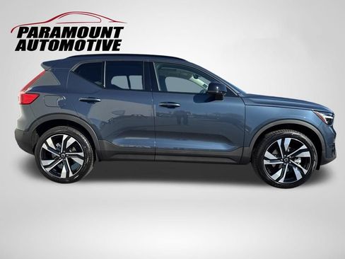 Used 2026 Volvo XC40 B4 Plus w/ Climate Package FWD image 8