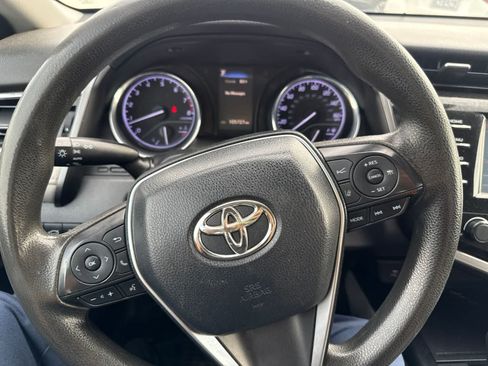 Used 2018 Toyota Camry LE FWD image 21