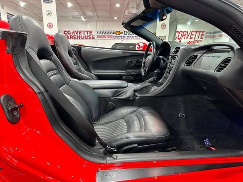 Used 2004 Chevrolet Corvette Convertible w/ Preferred Equipment Group RWD image 9