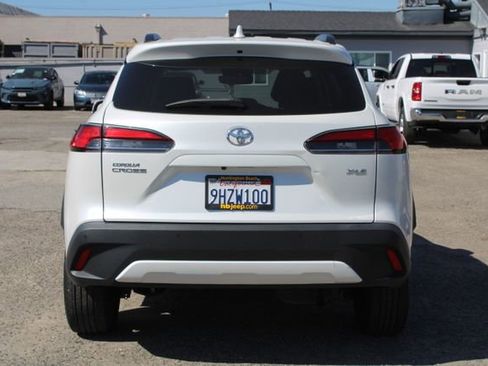 Used 2023 Toyota Corolla Cross XLE w/ Convenience Package image 4