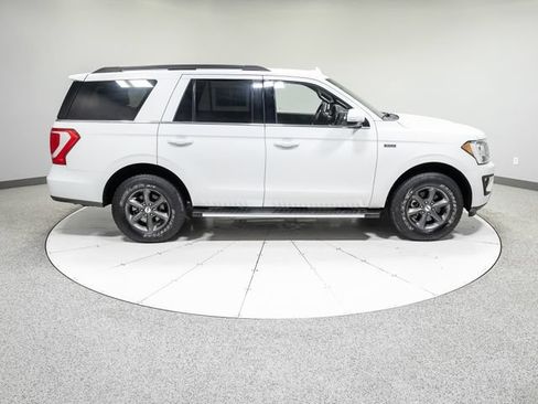 Used 2021 Ford Expedition XLT AWD/4WD image 31
