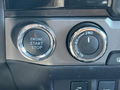 Used 2018 Toyota Tacoma TRD Off-Road image 25