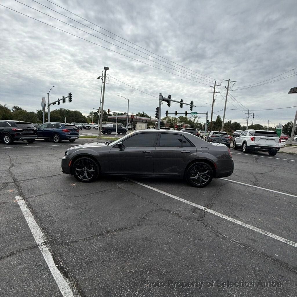 Used 2023 Chrysler 300 Touring w/ Sport Appearance Package RWD image 8