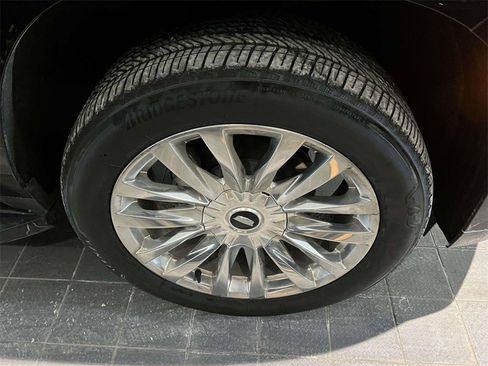 Certified 2024 Cadillac Escalade Premium Luxury image 7