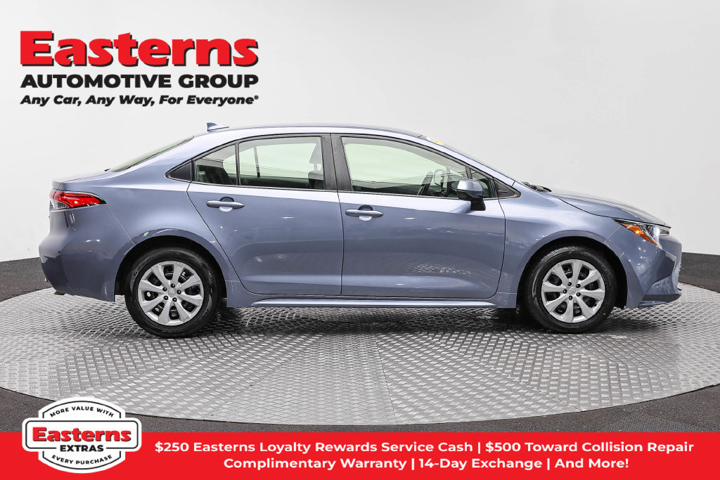Used 2023 Toyota Corolla LE FWD image 5