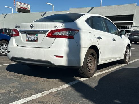 Used 2015 Nissan Sentra SV FWD image 3