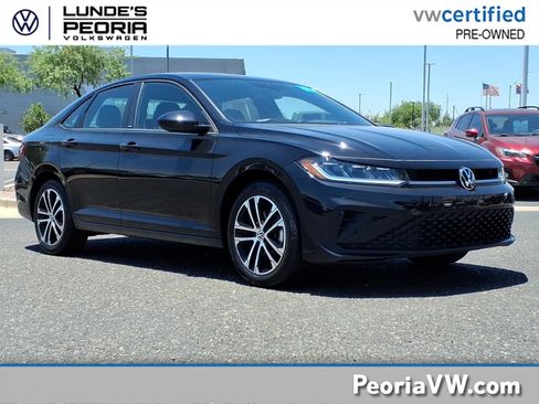 Used 2025 Volkswagen Jetta Sport FWD image 1