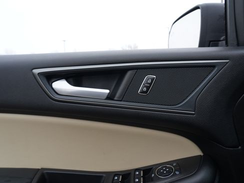 Used 2024 Ford Edge SE image 20