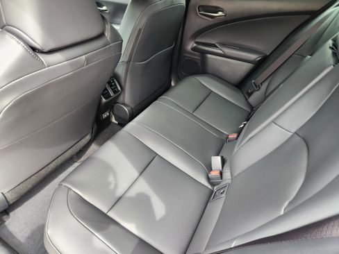 New 2026 Lexus UX 300h FWD image 18