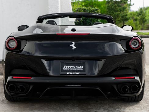 Used 2020 Ferrari Portofino image 17