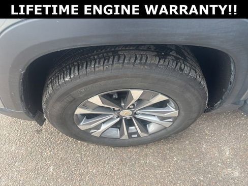 Used 2025 Chevrolet Equinox LT w/ Safety and Technology Package image 27