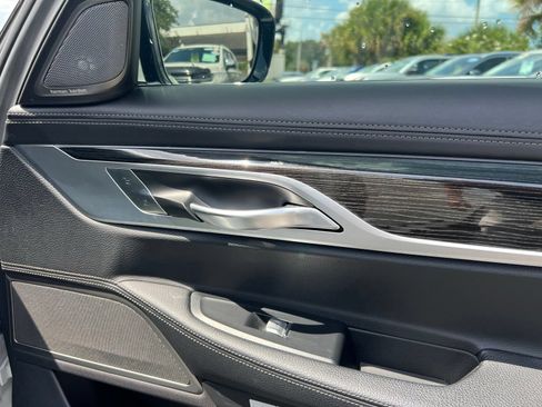 Used 2018 BMW 740e xDrive w/ M Sport Package AWD/4WD image 58