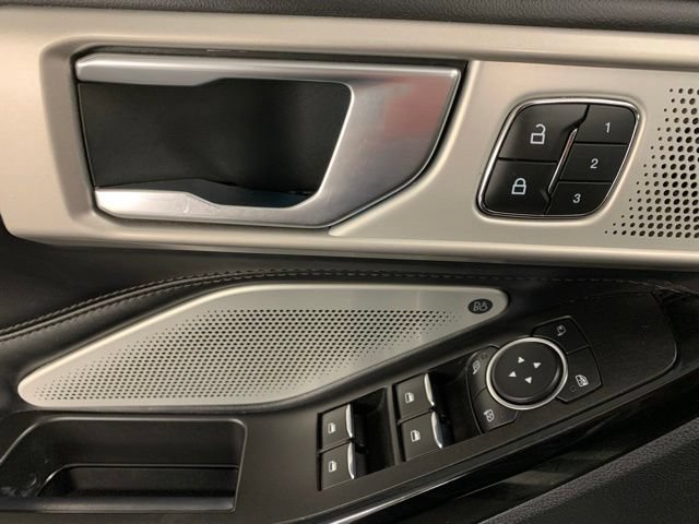 Used 2022 Ford Explorer Platinum w/ Technology Package AWD/4WD image 21