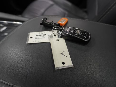 Used 2020 Buick Enclave Essence w/ Sound and Sites Package image 30