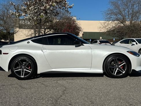 Used 2024 Nissan Z Sport w/ Floor Mat Package image 3