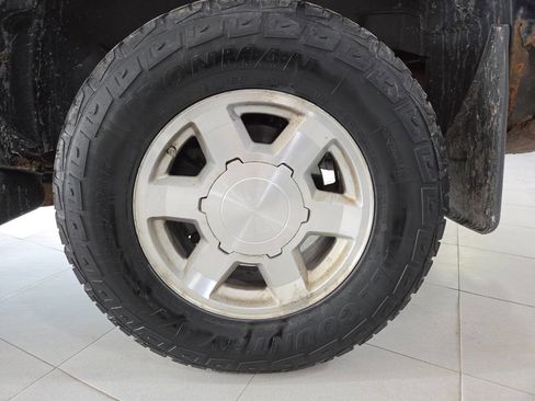 Used 2005 GMC Yukon SLT w/ SLT Preferred Equipment Group AWD/4WD image 11