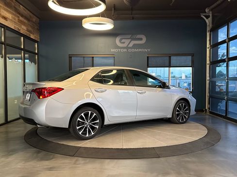 Used 2019 Toyota Corolla SE FWD image 3