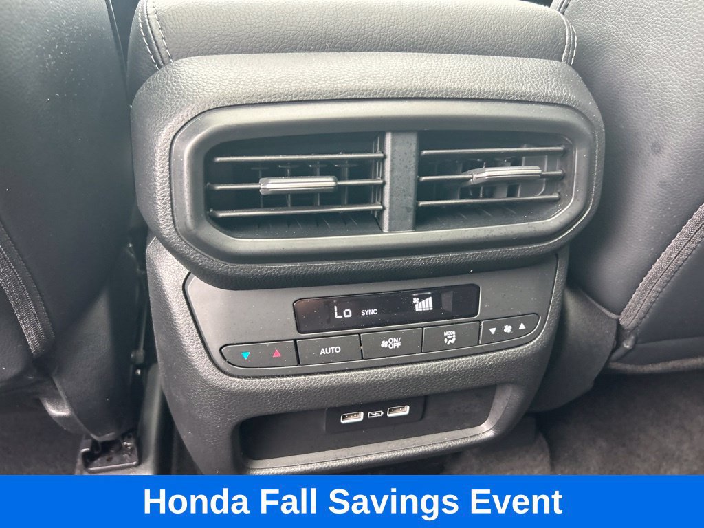 Used 2023 Honda Pilot Touring image 16
