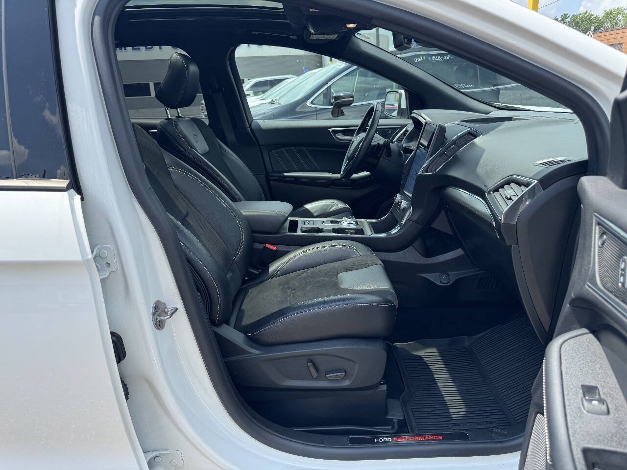 Used 2022 Ford Edge ST w/ Equipment Group 401A AWD/4WD image 32