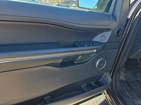 Used 2024 Ford Expedition XLT image 9