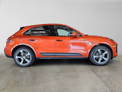 Used 2023 Porsche Macan AWD/4WD image 2