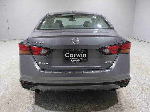 Used 2021 Nissan Altima 2.5 SR w/ SR Premium Package AWD/4WD image 3