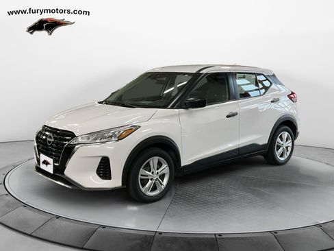 Used 2022 Nissan Kicks S image 7