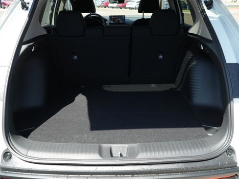New 2026 Honda HR-V LX image 8