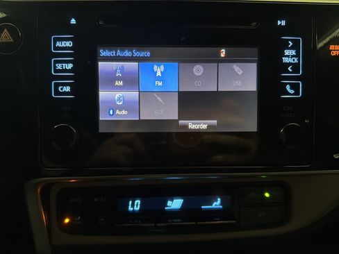 Used 2017 Toyota Corolla LE image 14