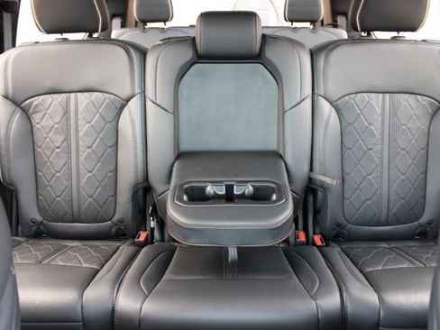 Used 2024 Jeep Grand Wagoneer Series III w/ Rear Seat Video Group 1 AWD/4WD image 49