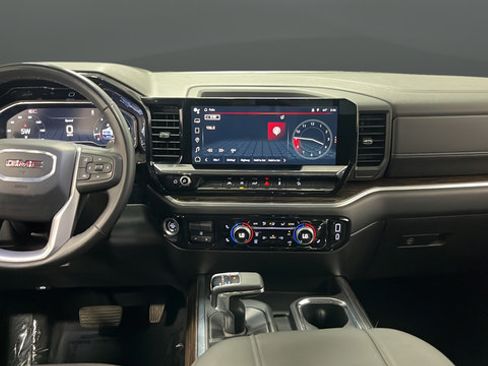 Used 2024 GMC Sierra 1500 Elevation w/ Preferred Package AWD/4WD image 11
