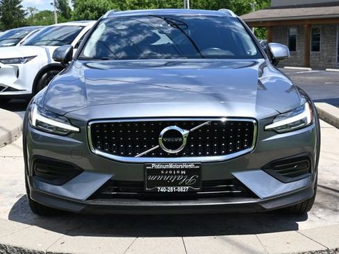 Used 2020 Volvo V60 T5 Cross Country AWD/4WD image 2